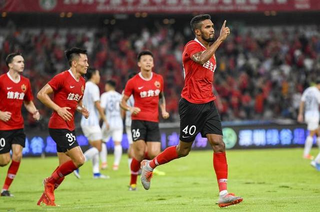  法兰克福客场艰难取胜摆脱降级区