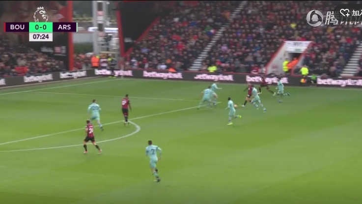  伯恩茅斯沙滩足球风格，灵动配合破解阿森纳铁桶阵